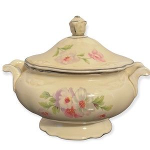 Vintage Homer Laughlin Virginia Rose sugar bowl with a lid